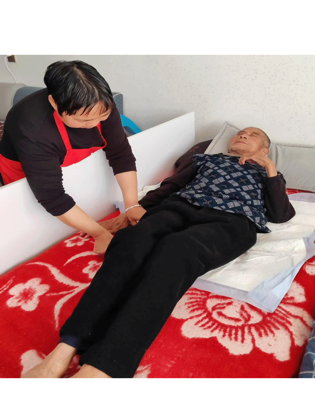 失能老人陪护(图1)